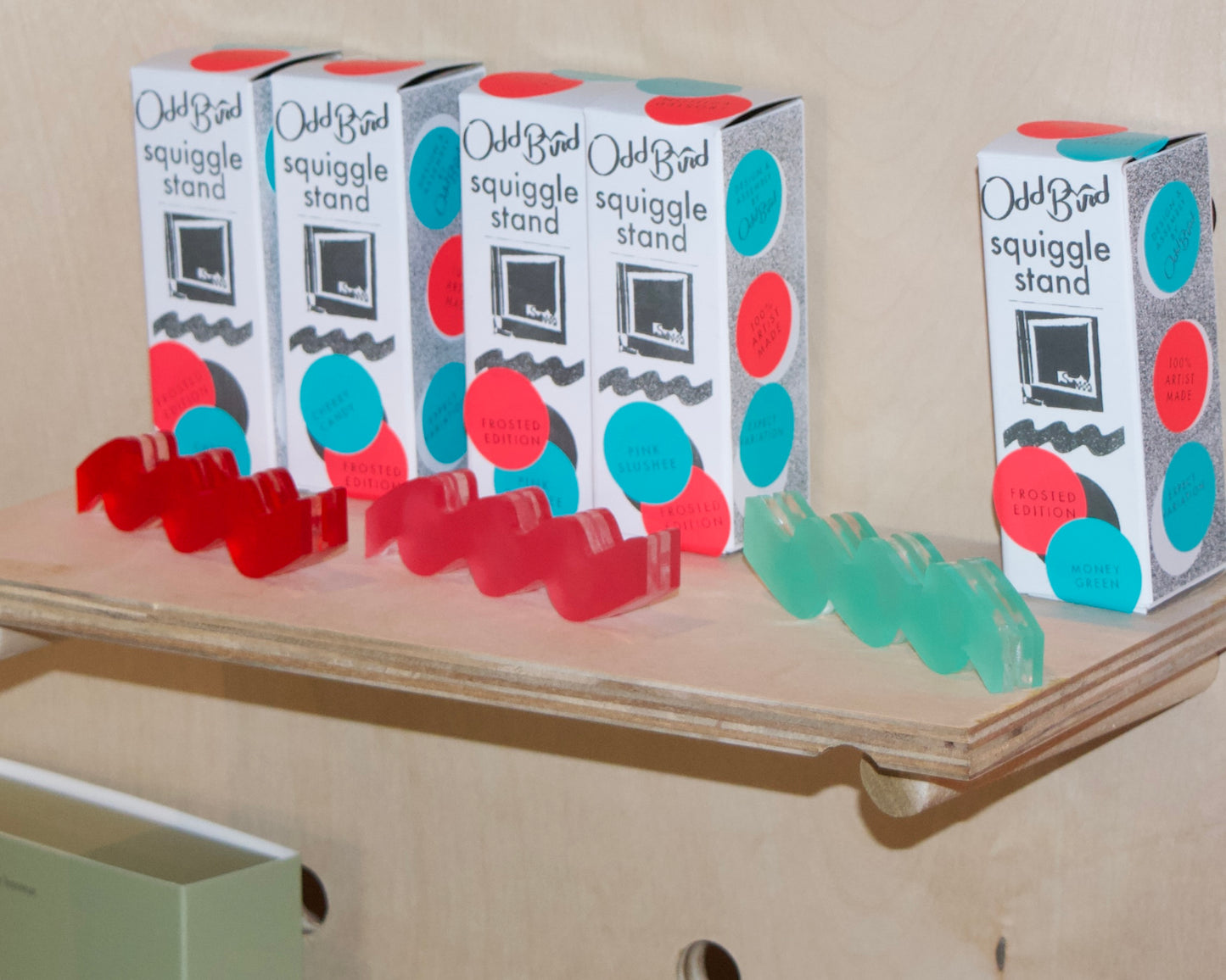 polaroid squiggle stand | frosted collection