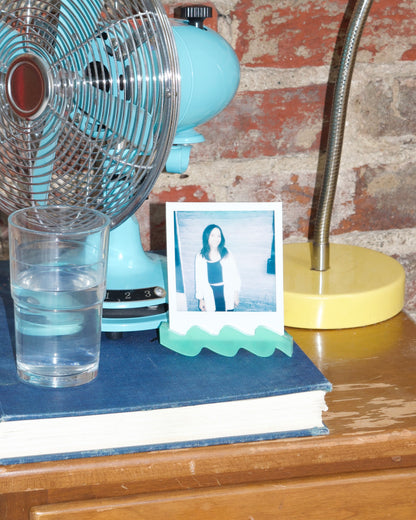 polaroid squiggle stand | frosted collection