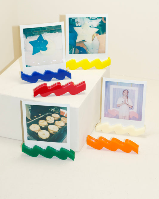 polaroid squiggle stand
