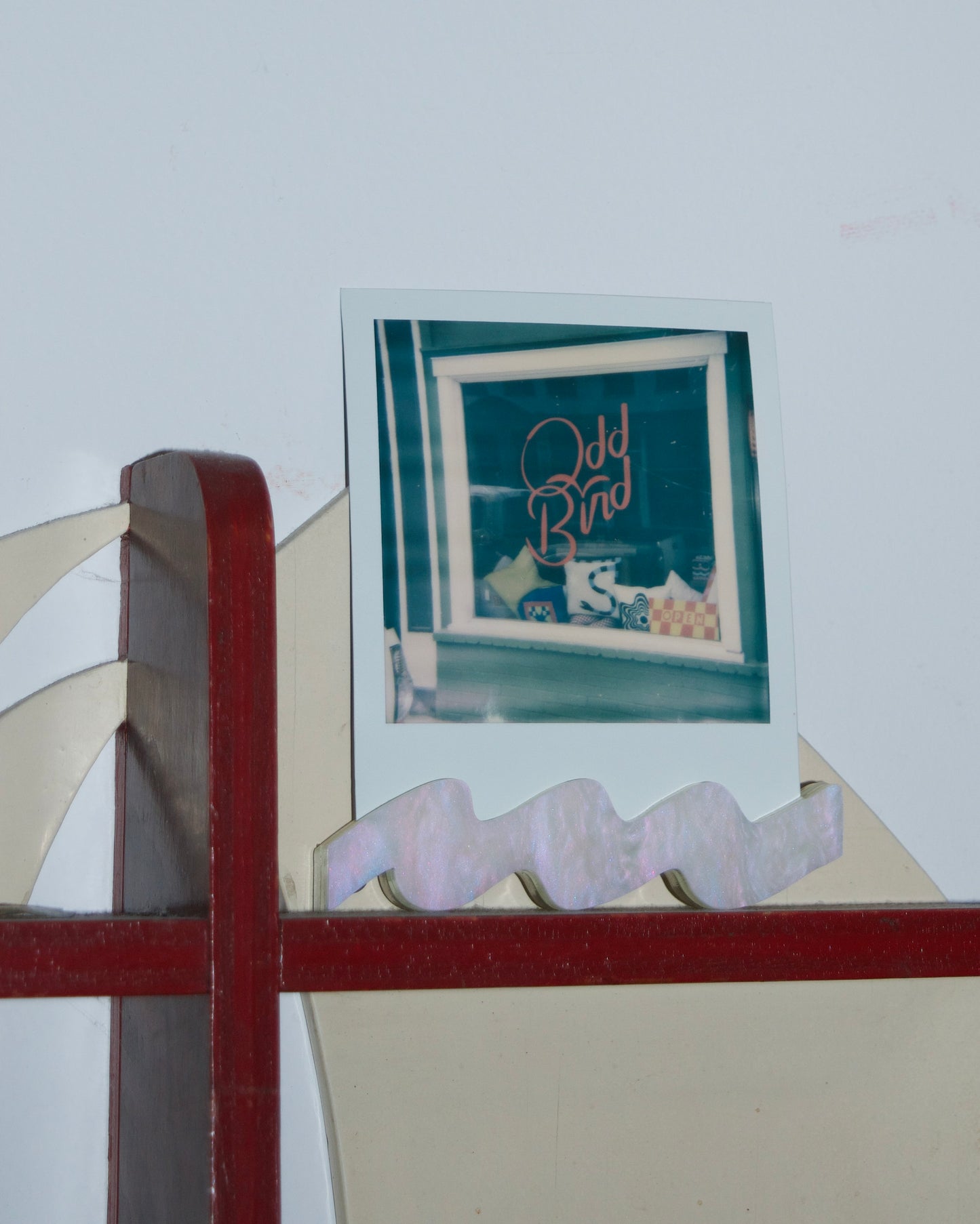 polaroid squiggle stand | special edition