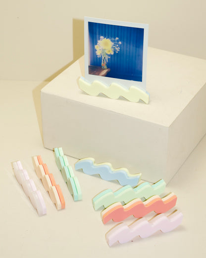 polaroid squiggle stand: color duet edition