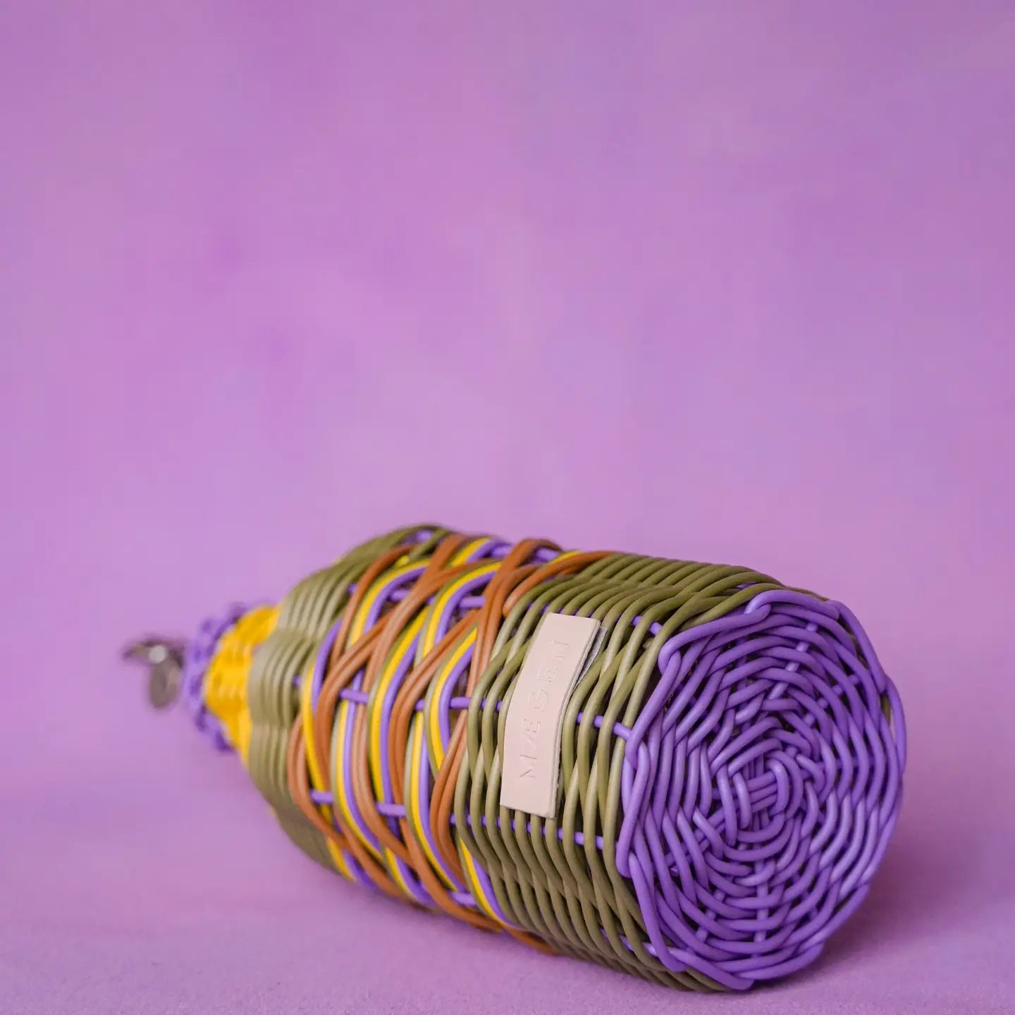 Woven Oil Pourer