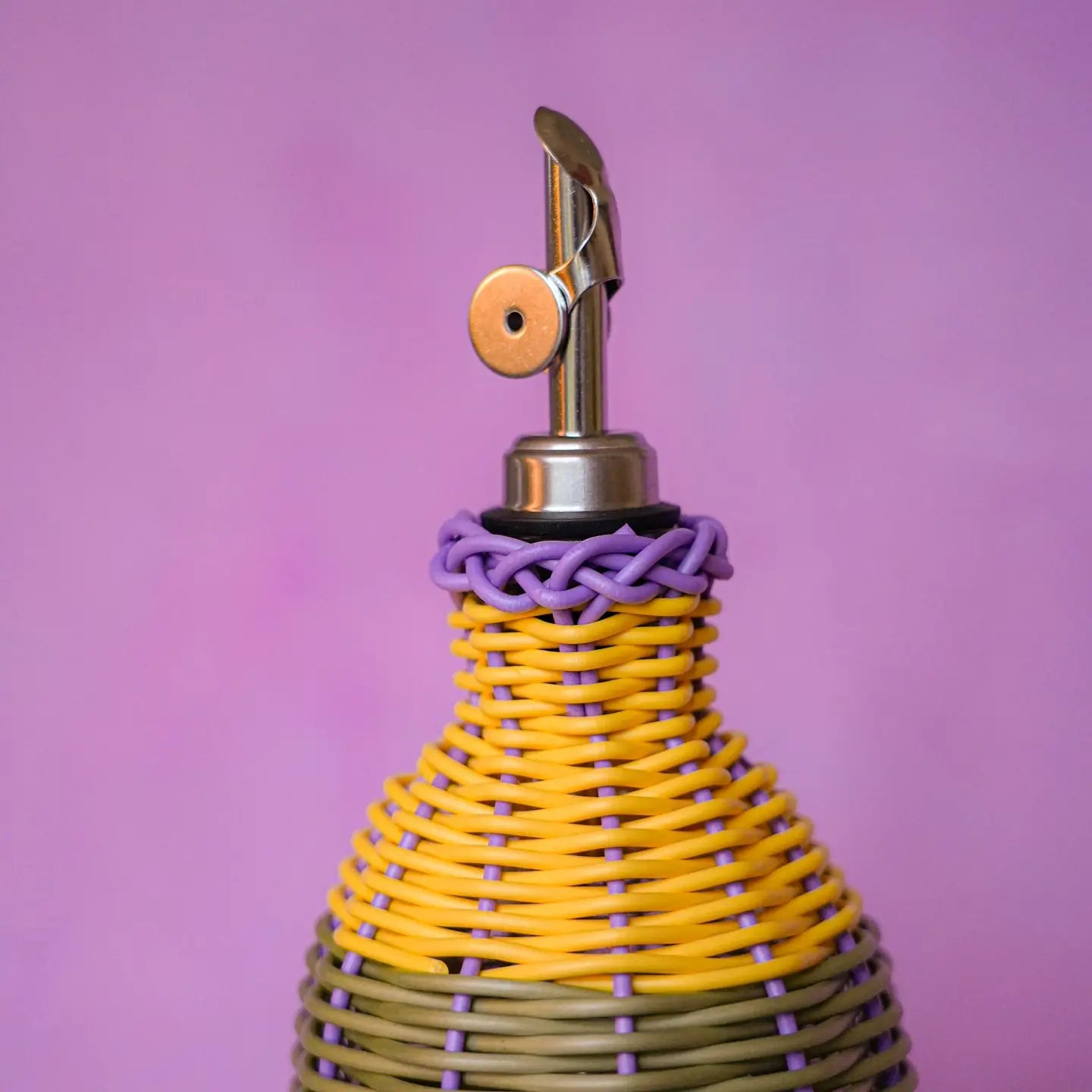 Woven Oil Pourer